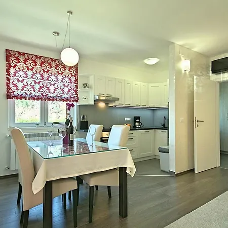 Tatty Apartment Porec